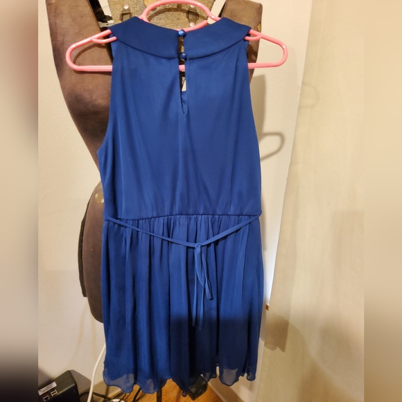 Gorgeous formal dress - Picture 3 of 3